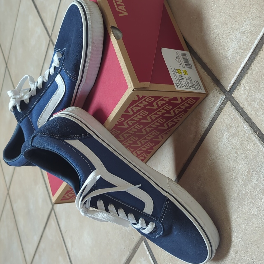 🌟HP🌟 EUC Vans "Ward" in Navy